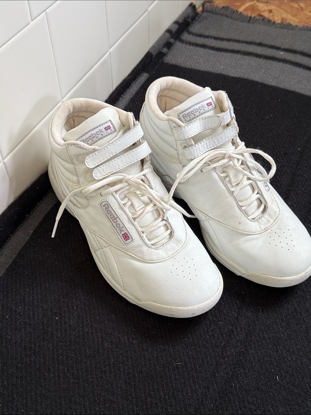 Vintage 80’s Reebok White High-Top Velcro & Lace Sneakers